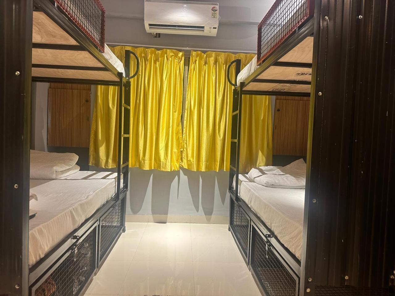 Travotale Hostel And Cowork Koregaonpark Pune Esterno foto