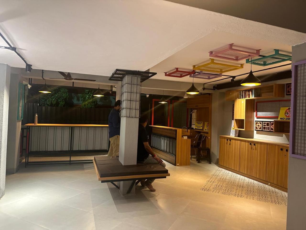 Travotale Hostel And Cowork Koregaonpark Pune Esterno foto