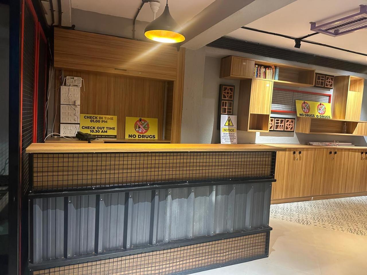 Travotale Hostel And Cowork Koregaonpark Pune Esterno foto