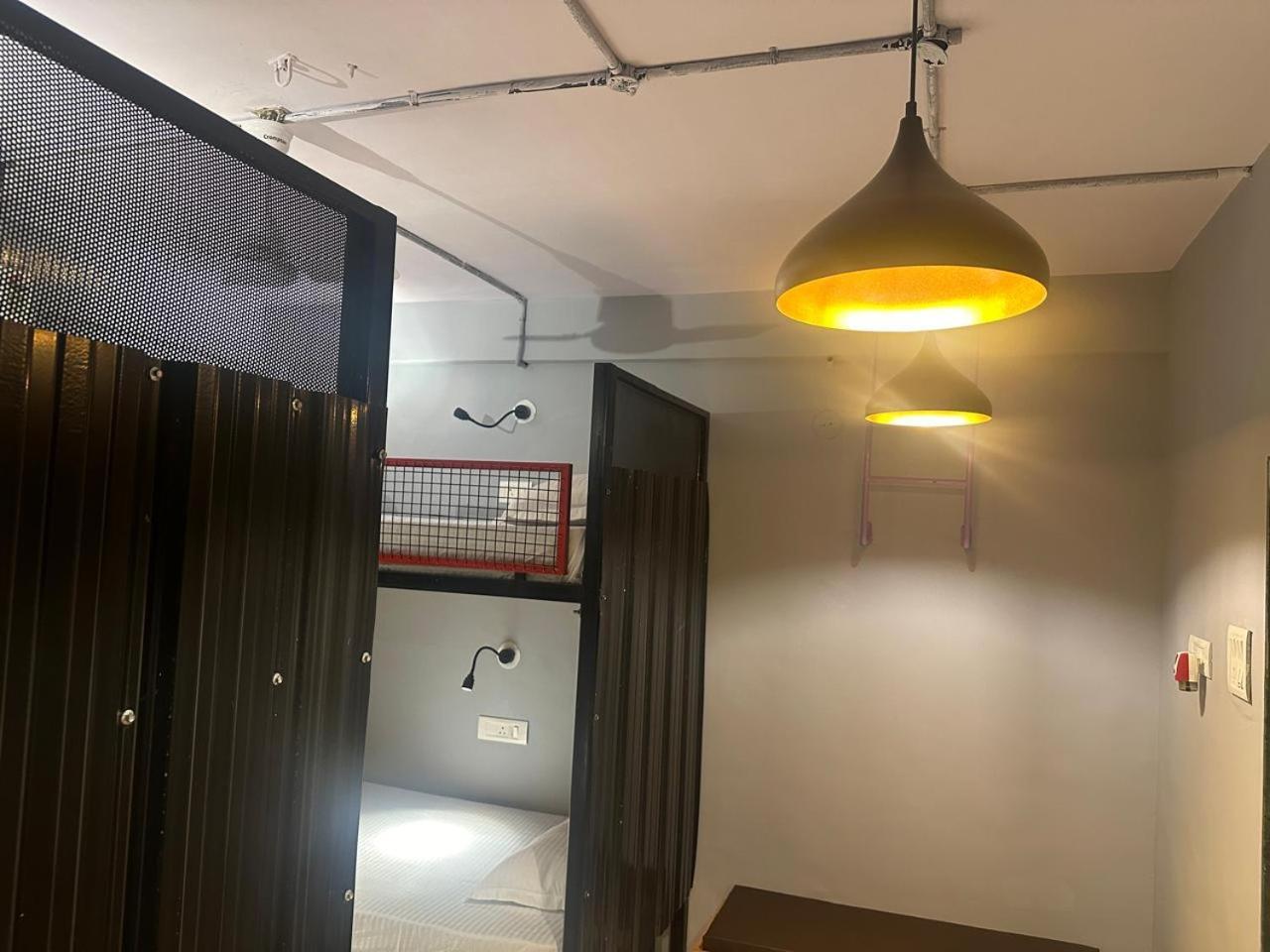 Travotale Hostel And Cowork Koregaonpark Pune Esterno foto