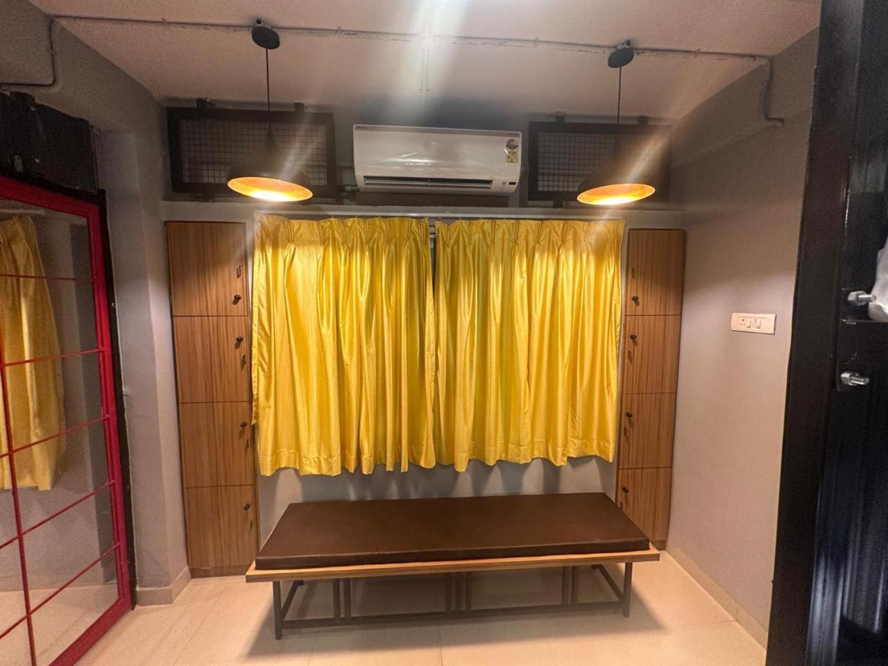 Travotale Hostel And Cowork Koregaonpark Pune Esterno foto