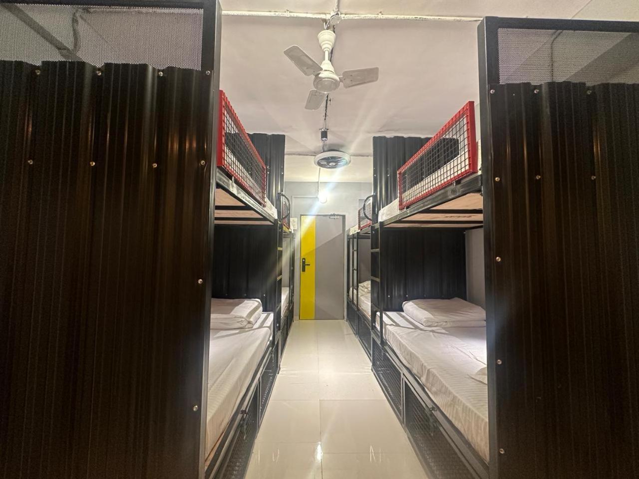 Travotale Hostel And Cowork Koregaonpark Pune Esterno foto