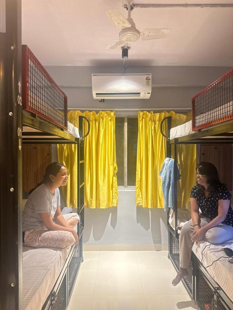 Travotale Hostel And Cowork Koregaonpark Pune Esterno foto