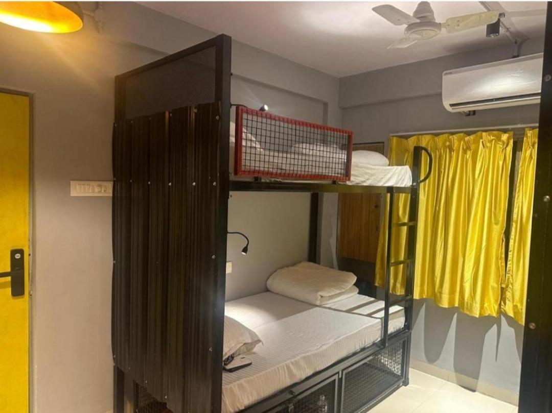 Travotale Hostel And Cowork Koregaonpark Pune Esterno foto