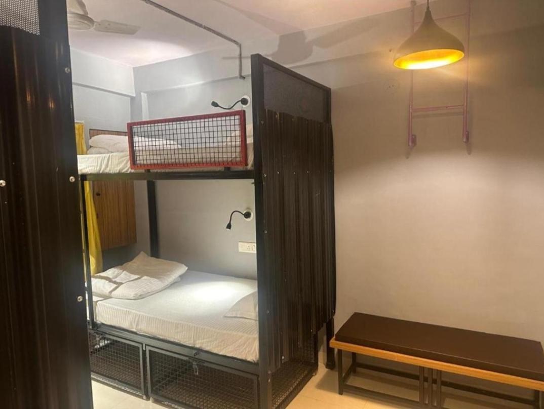 Travotale Hostel And Cowork Koregaonpark Pune Esterno foto