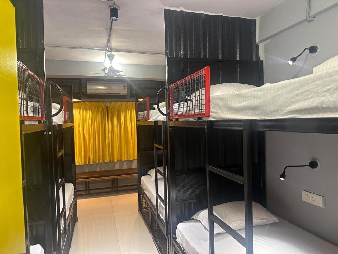 Travotale Hostel And Cowork Koregaonpark Pune Esterno foto