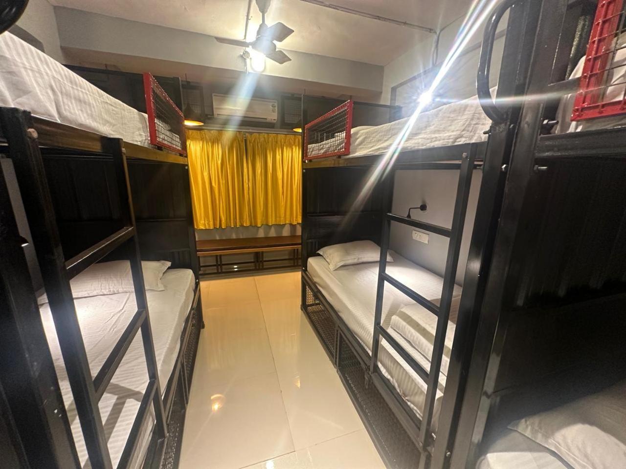 Travotale Hostel And Cowork Koregaonpark Pune Esterno foto