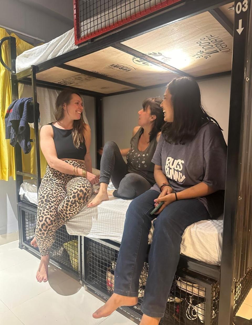 Travotale Hostel And Cowork Koregaonpark Pune Esterno foto